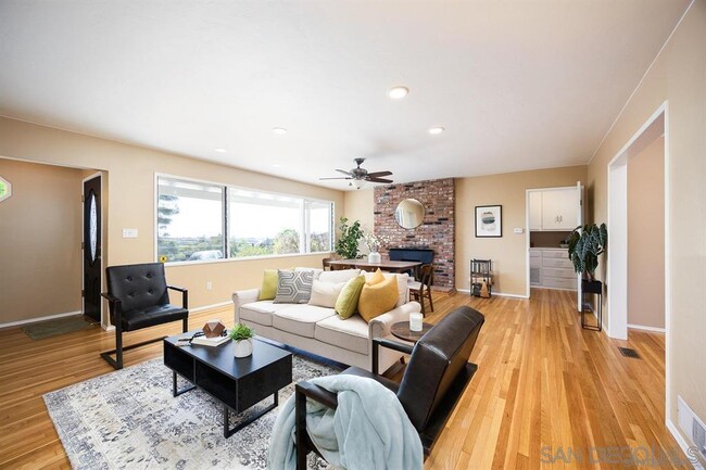 Building Photo - 8810 Mariposa St