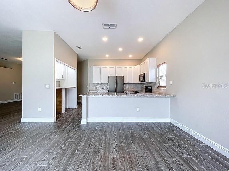 Building Photo - 2049 Darlington Oak Dr