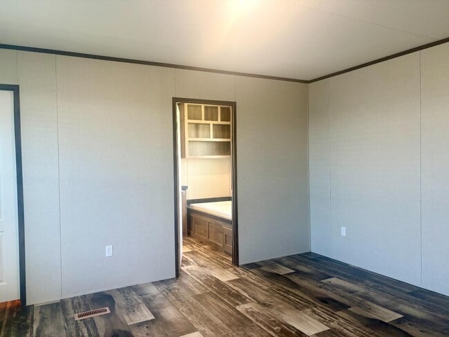 Building Photo - 150 Private Road 1610