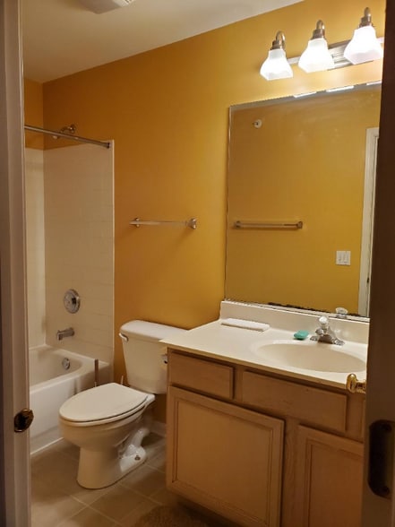 Building Photo - 650 Mill Cir