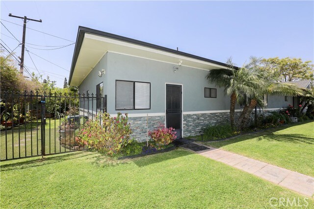 Primary Photo - 5302 Carley Ave