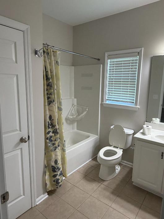 2nd Bathroom - 101 Palisades Way
