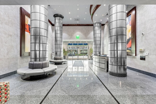 Building Photo - 350 SE 2nd St