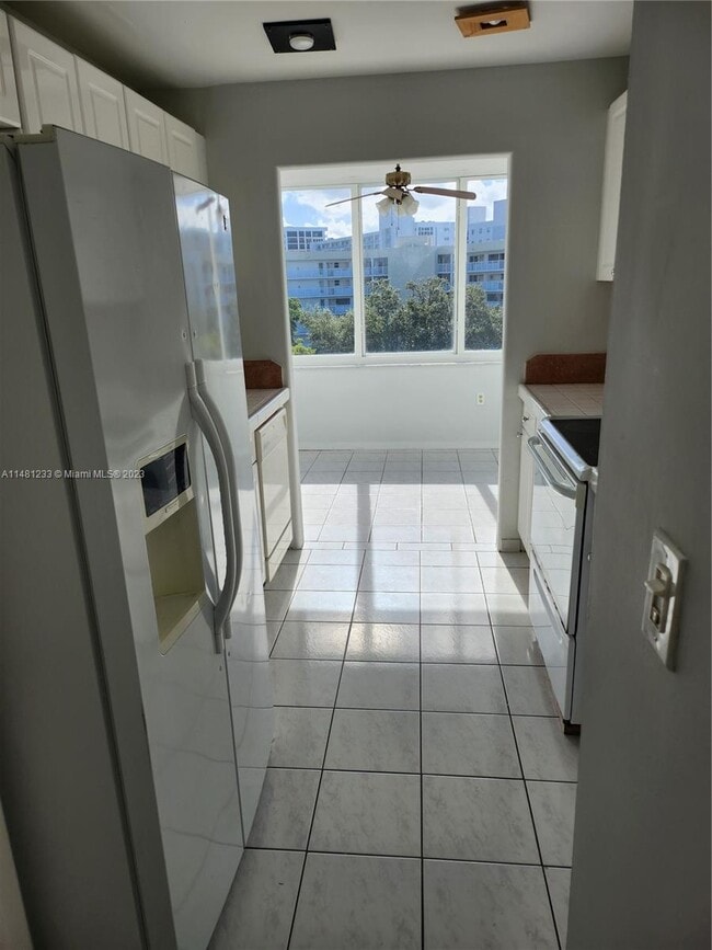 Building Photo - 250 180th Dr
