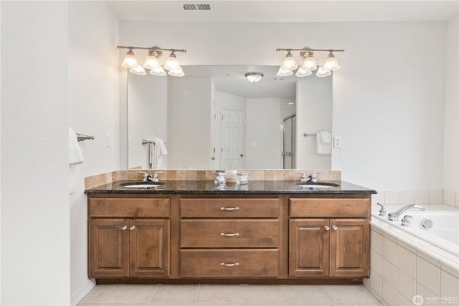 Building Photo - Trails at Tiburon Townhome