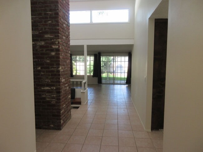 Building Photo - 18715 Braemore Rd