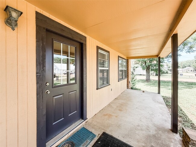 Building Photo - 102 Besch Wilburn Ln