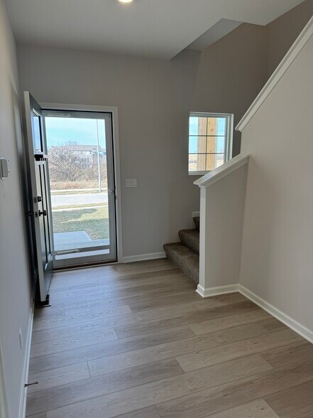 Building Photo - 9505 S 181st St