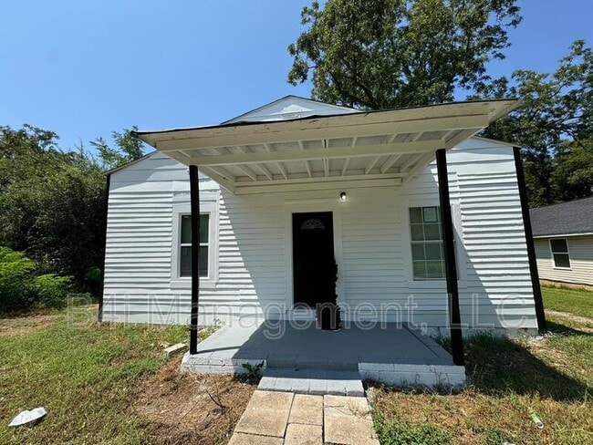 Building Photo - 407 Circus St