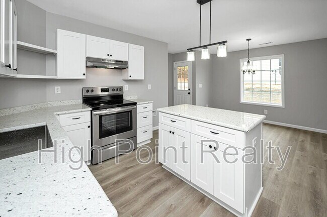 Building Photo - 85 Smith Glen Dr
