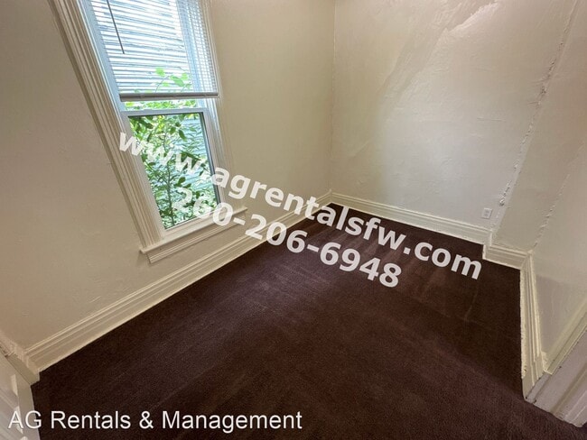 Building Photo - 3 br, 1 bath House - 1217 Michigan Ave