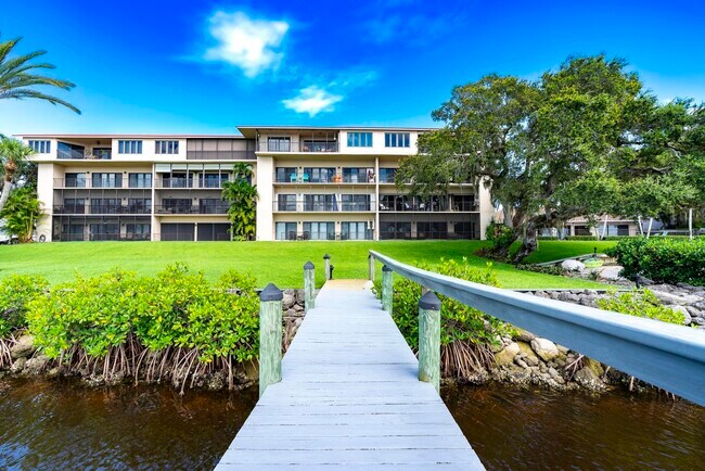 Building Photo - 624 SW St Lucie Crescent