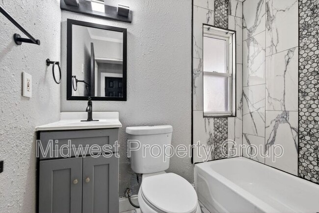 Building Photo - 6619 Etzel Ave