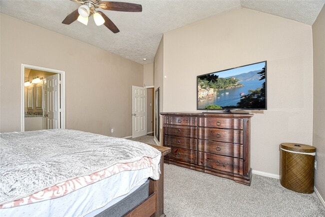 Building Photo - 25923 Marshbrook Ln