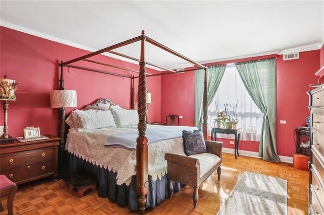 Building Photo - 2100 St Charles Ave