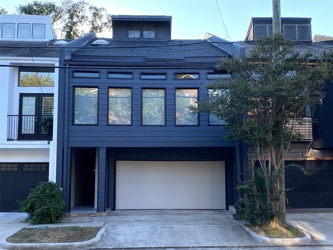 Primary Photo - 4116 McDuffie St