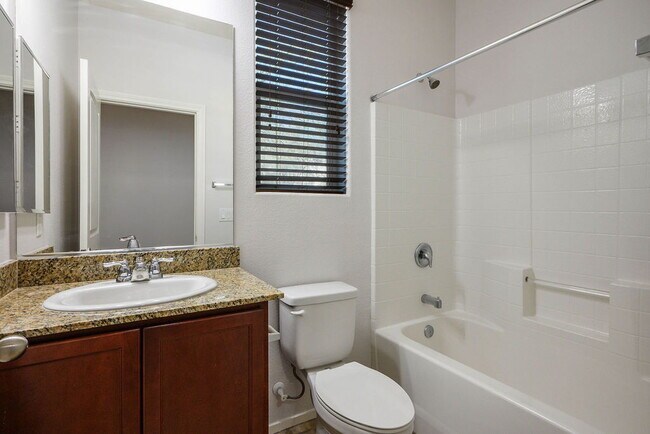 Building Photo - "Charming 3-Bed Oasis with 2 Baths in North Las Vegas – Spacious 1741 Sq Ft!"