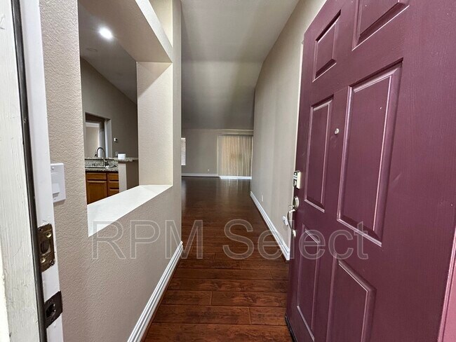 Building Photo - 10862 Wethersfield Dr
