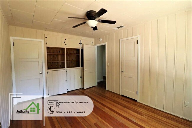 Building Photo - 841 South St