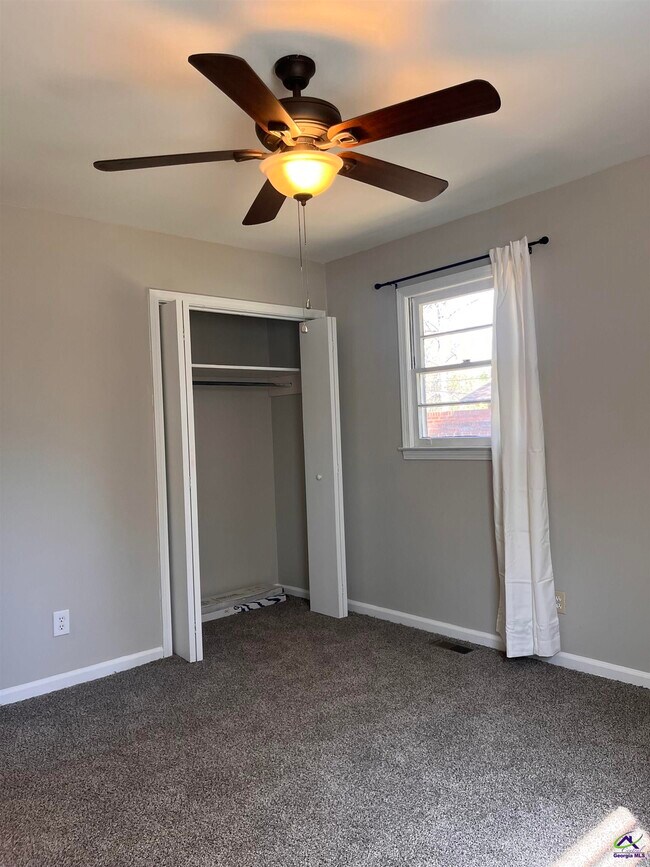 Building Photo - 202 Sherman St