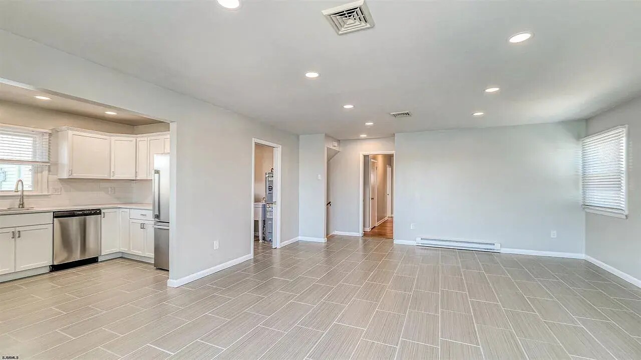 Building Photo - 6713 Monmouth Ave