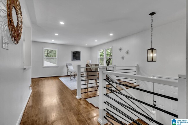 Building Photo - 917 S Forrest Dr
