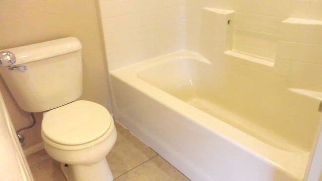 Building Photo - Charming 2 Bed/2 Bath Townhouse In Redlands!