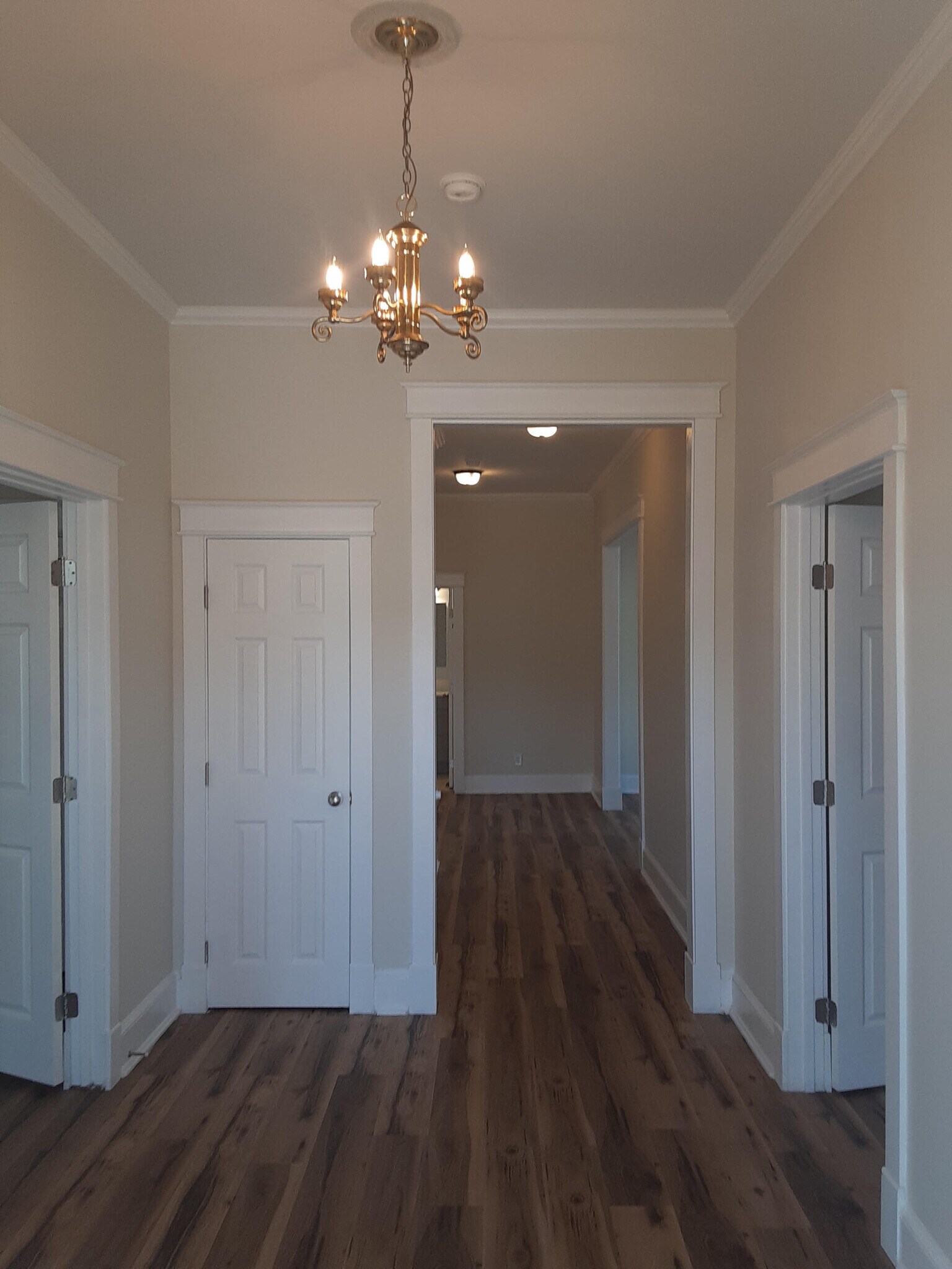 Building Photo - 435 N Cypress St