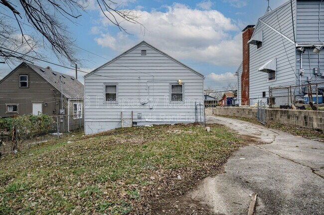 Building Photo - 3437 Jackson Ave