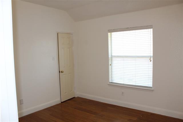 Building Photo - 3325 Bluegrass Dr