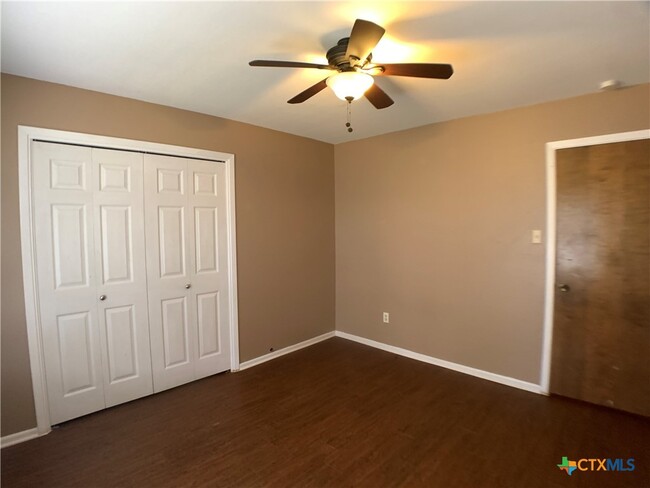 Building Photo - 826 Timber Dr