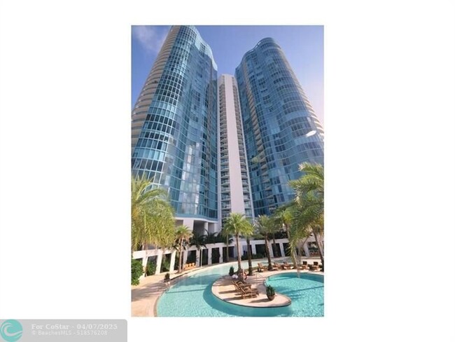 Building Photo - 333 Las Olas Way