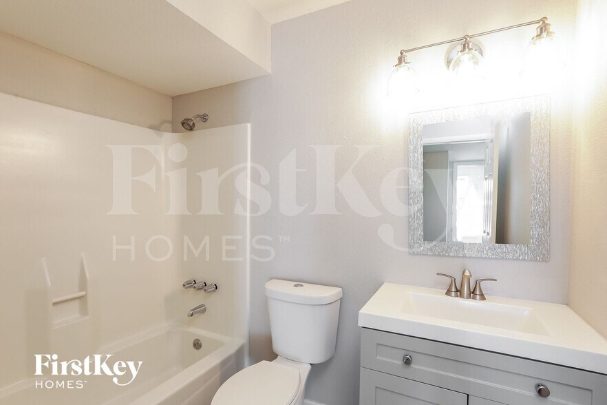 Building Photo - 4564 W Onyx Ave