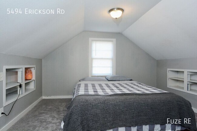 Building Photo - 5494 Erickson Rd