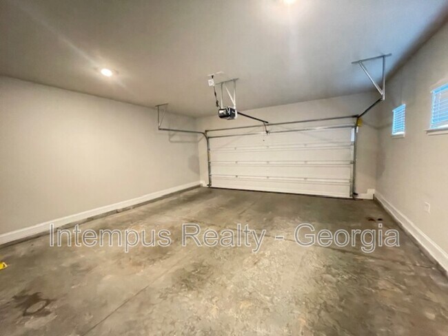 Building Photo - 970 Shelnutt Dr