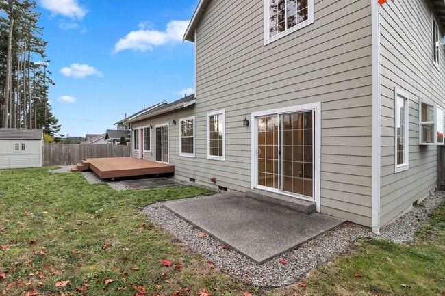 Building Photo - 3 Bed 2.5 Bath - Fireside - RV/Boat Parking - Fort Nugent Park