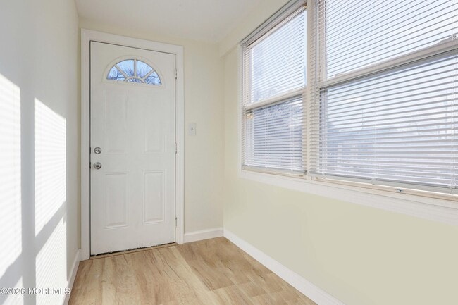 Building Photo - 127 7th St