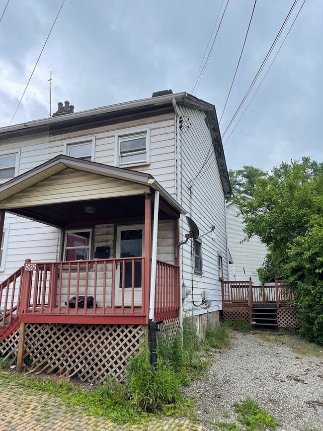 Building Photo - Cozy 1 Bedroom / 2 Bathroom Home in Braddock