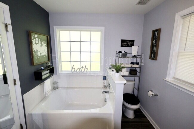 Building Photo - 15831 Haggis Dr