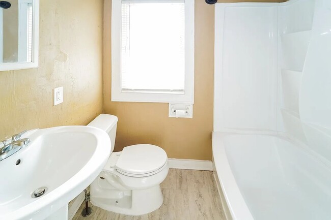 Building Photo - 3532 N 87th St