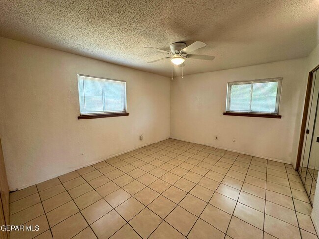 Building Photo - 1067 Villa Linda Way