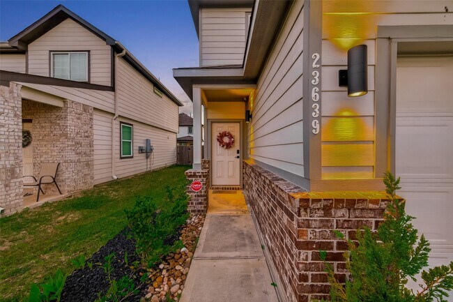 Building Photo - 23639 Buttress Root Dr