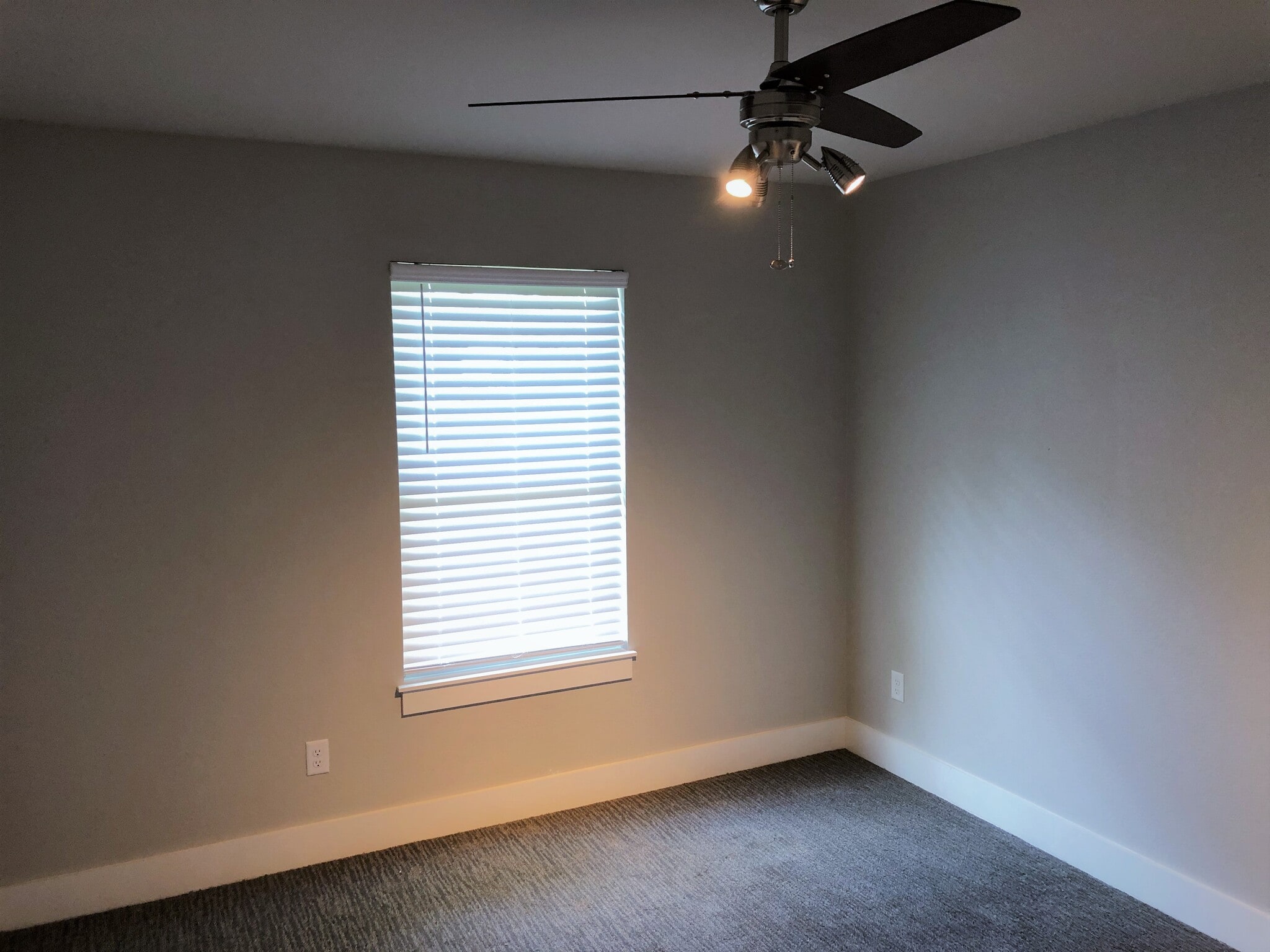 Building Photo - 10684 Brothers Ln