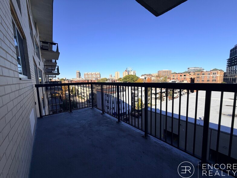 Building Photo - 16 Monmouth Ct