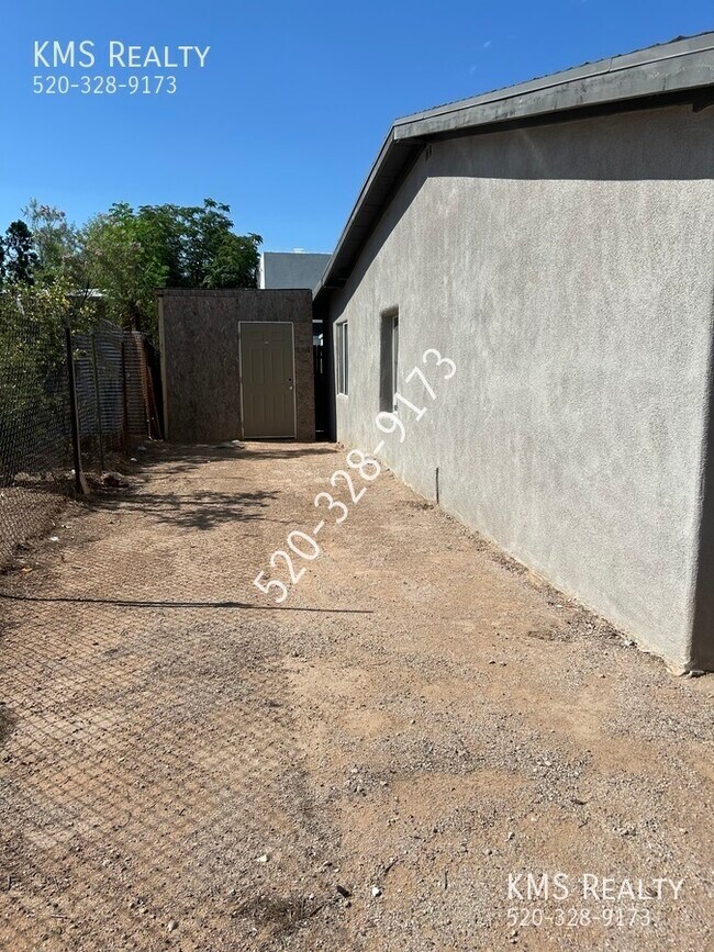 Building Photo - 302 E District St