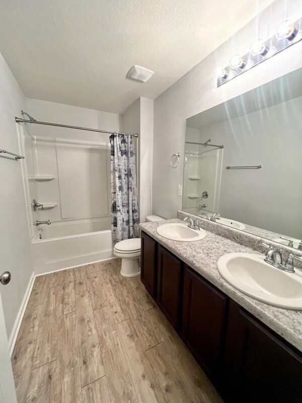 Building Photo - 4703 Windsor Park Ln
