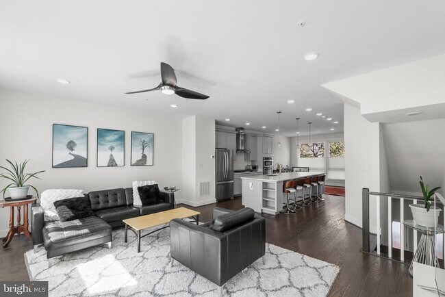 Building Photo - 428 Stabler Ln