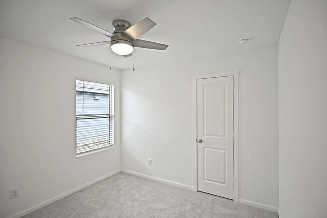 Building Photo - 2412 Shady Grv