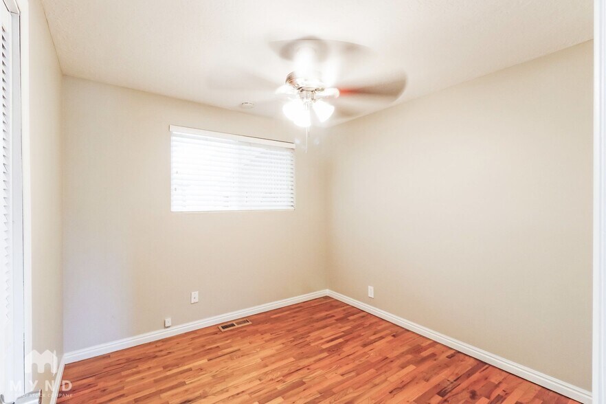 Building Photo - 381 Marquette Dr