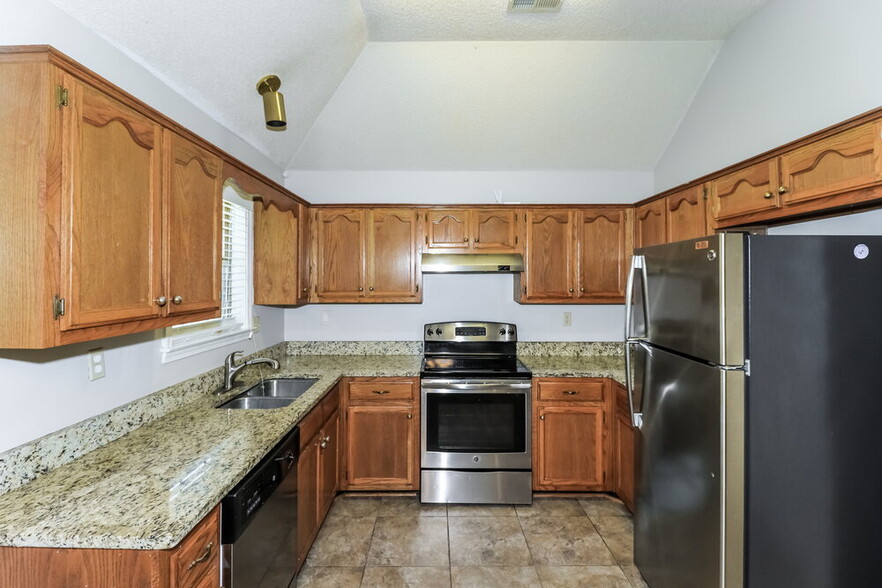 Building Photo - 7446 Northwind Cove